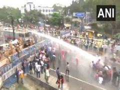 
      
      DYFI cadres hold protest in Siliguri
      
      