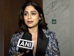 
      
      Shamita Shetty at Lakme Fashion Week 
      
      
