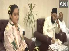 
      
      UP BJP leader Aparna Yadav extends wishes to Maulana Khalid
      
      