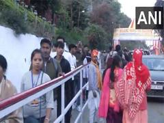 
      
      J-K: Large number of devotees gather at Mata Vaishno Devi Mandir 
      
      