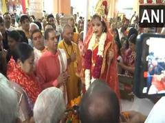 
      
      Delhi CM Rekha Gupta offers prayers at Chhatarpur temple
      
      