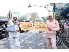 
      
      Mirchi Mumbai’s ‘Toote & Phoote’ Take over the Streets
      
      