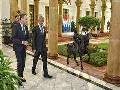 
      
      EAM Jaishankar meets Netherlands FM Caspar Veldkamp
      
      