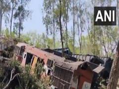 
      
      Two dead and four injured due to train collision in Sahibganj 
      
      