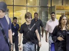 
      
      Supertar Shah Rukh Khan returns to Mumbai in style
      
      