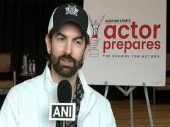 
      
      Neil Nitin Mukesh calls Anupam Kher his 