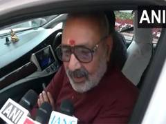 
      
      BJP's Giriraj Singh slams Congress on Waqf Bill
      
      