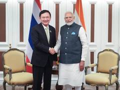 
      
      PM Modi meets former Thai PM Thaksin Shinawatra
      
      