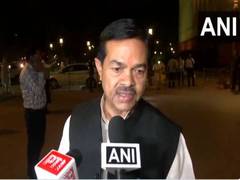 
      
      Political leaders praise the passage of Waqf Amendment Bill 2025
      
      