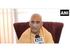 
      
      Juna Akhara’s Sawmi Avdheshanand Giri welcomes Waqf Bill
      
      