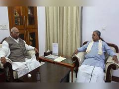
      
      Siddaramaiah meets Congress President Mallikarjun 
      
      