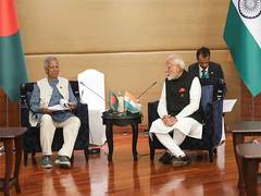 
      
      PM Modi conveys concern on safety of Hindus in B'desh
      
      