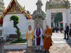
      
      PM Modi, Thailand counterpart Shinawatra visit Wat Pho in Bangkok
      
      