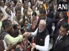 
      
      PM Modi receives warm welcome from Indian diaspora in Colombo
      
      
