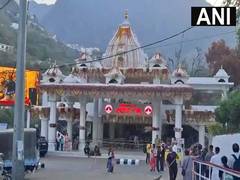 
      
      Devotees flock at Vaishno Devi on occasion of Ashtami
      
      