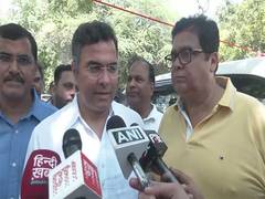 
      
      Delhi: Parvesh Verma lays foundation stone of culvert bridge 
      
      
