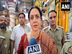 
      
      Hema Malini offers prayers at Dwarkadhish Temple in Mathura 
      
      