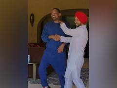 
      
      Will Smith joins Diljit Dosanjh for a Bhangra dance
      
      