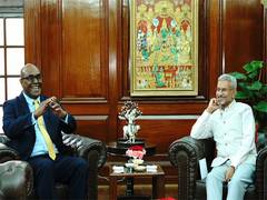 
      
      EAM Jaishankar, Fiji's Health Minister Lalabalav hold talks 
      
      