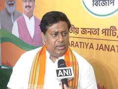 
      
      Sukanta Majumdar slams CM Mamata over teacher recruitment scam
      
      