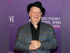 
      
      Comedian Jeff Ross recovers from allergic reaction to ice cream 
      
      