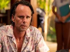 
      
      Walton Goggins remembers his wife
      
      