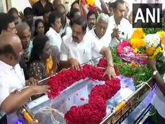 
      
      Palaniswami pays last respects to Congress leader Kumari Anantham
      
      