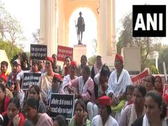 
      
      Six SP leaders booked after protest against Delhi CM's remark
      
      