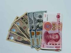 
      
      Chinese Yuan hits 19-month low
      
      
