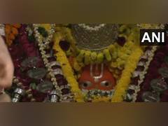 
      
      Hanuman Jayanti: Devotees throng Hanuman Garhi Temple in Ayodhya 
      
      