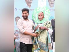 
      
      Telangana CM A Revanth Reddy condoles demise of Padma Shri awarde
      
      