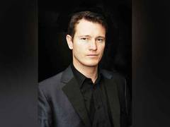 
      
      'Harry Potter' fame Nick Moran undergoes emergency surgery
      
      