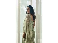 
      
      Kareena leaves fans nostalgic as she grooves to 'Chammak Challo'
      
      