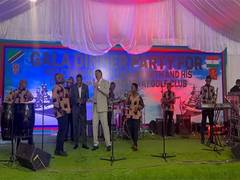 
      
      India, Tanzania groove on 
