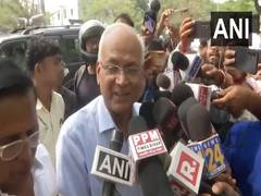 
      
      Opposition leaders gather at RJD office in Patna
      
      