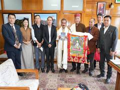 
      
      Tibetan exile Prez invites Himachal CM for Dalai Lama's birthday
      
      