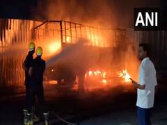 
      
      Gujarat: Truck fire on NH 48 disrupts traffic in Valsad
      
      