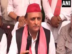 
      
      Akhilesh Yadav meets SP leader Ramji Lal Suman in Agra
      
      
