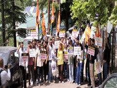 
      
      HP Youth Congress hold protest against ED in Shimla 
      
      