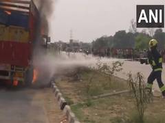 
      
      Truck catches fire on Patna-Delhi National Highway near Buxar
      
      