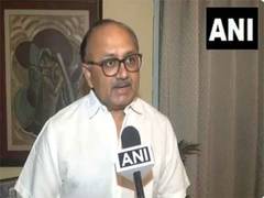
      
      BJP leader Siddharth Nath Singh attacks Rahul Gandhi
      
      