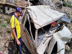 
      
      Pickup Vehicle Falls into Gorge in Uttakhand’s Pauri
      
      