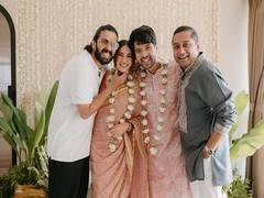 
    Check out Armaan Malik, Aashna Shroff's unseen wedding pics
    