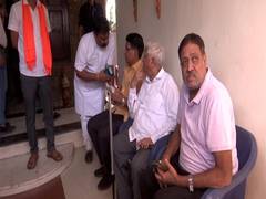 
      
      Chhattisgarh minister meets family of victim of Pahalgam attack 
      
      