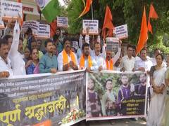 
      
      Maharashtra: Shiv Sena (UBT) protests against the terror attack 
      
      