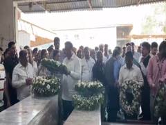 
      
      Maharashtra Ministers pay their last respects to victims 
      
      