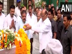 
      
      NCP-SP Sharad Pawar pays last respects to Santosh Jagdale
      
      
