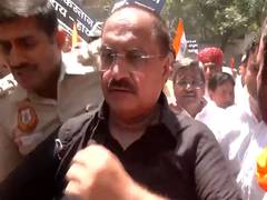 
      
      Pahalgam terror attack: Delhi BJP president detained for protesti
      
      
