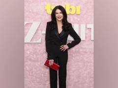 
      
       Lauren Graham joins cast of 'Reminders of Him' 
      
      