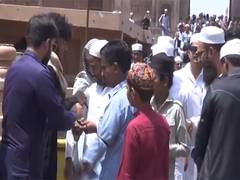
      
      Muslims pray wearing black band to protest Pahalgam terror attack
      
      
